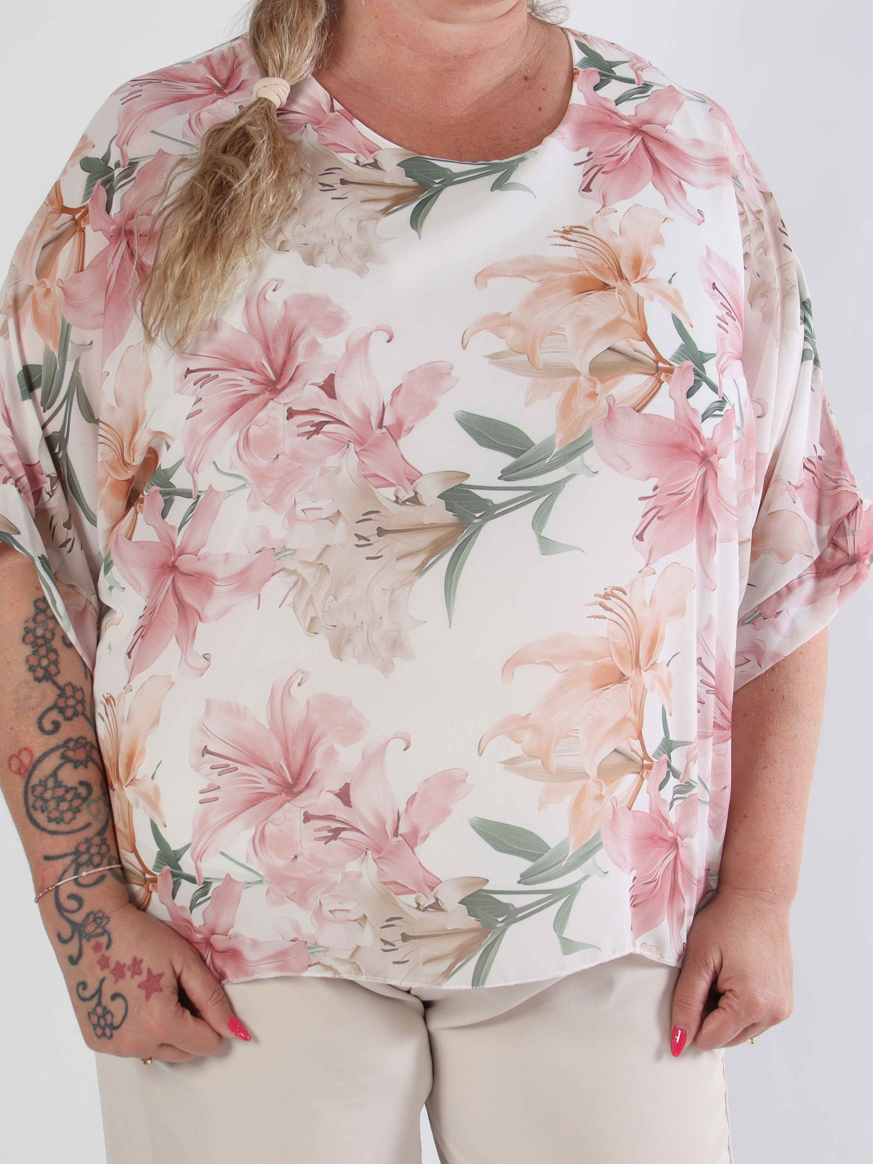 Minna - Blommig plus size-tunika i chiffong med viskostopp